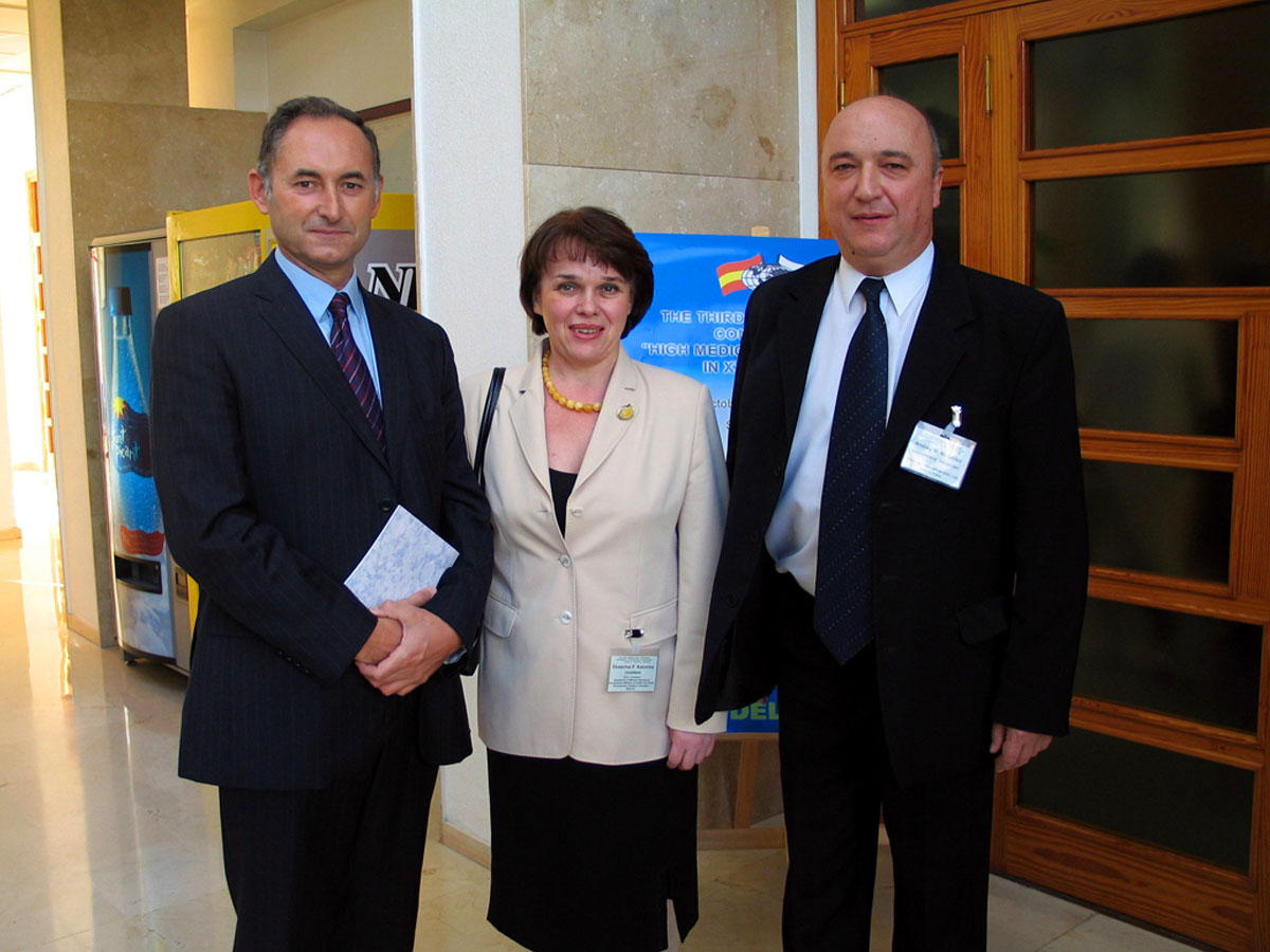 Открытие третьей международной конференции «Высокие медицинские технологии XXI века» 1 ноября 2004 года