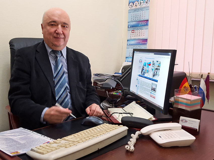 Руководитель холдинга генеральный директор «АММ – 2000»  Молотилов Андрей Михайлович, кандидат медицинских наук