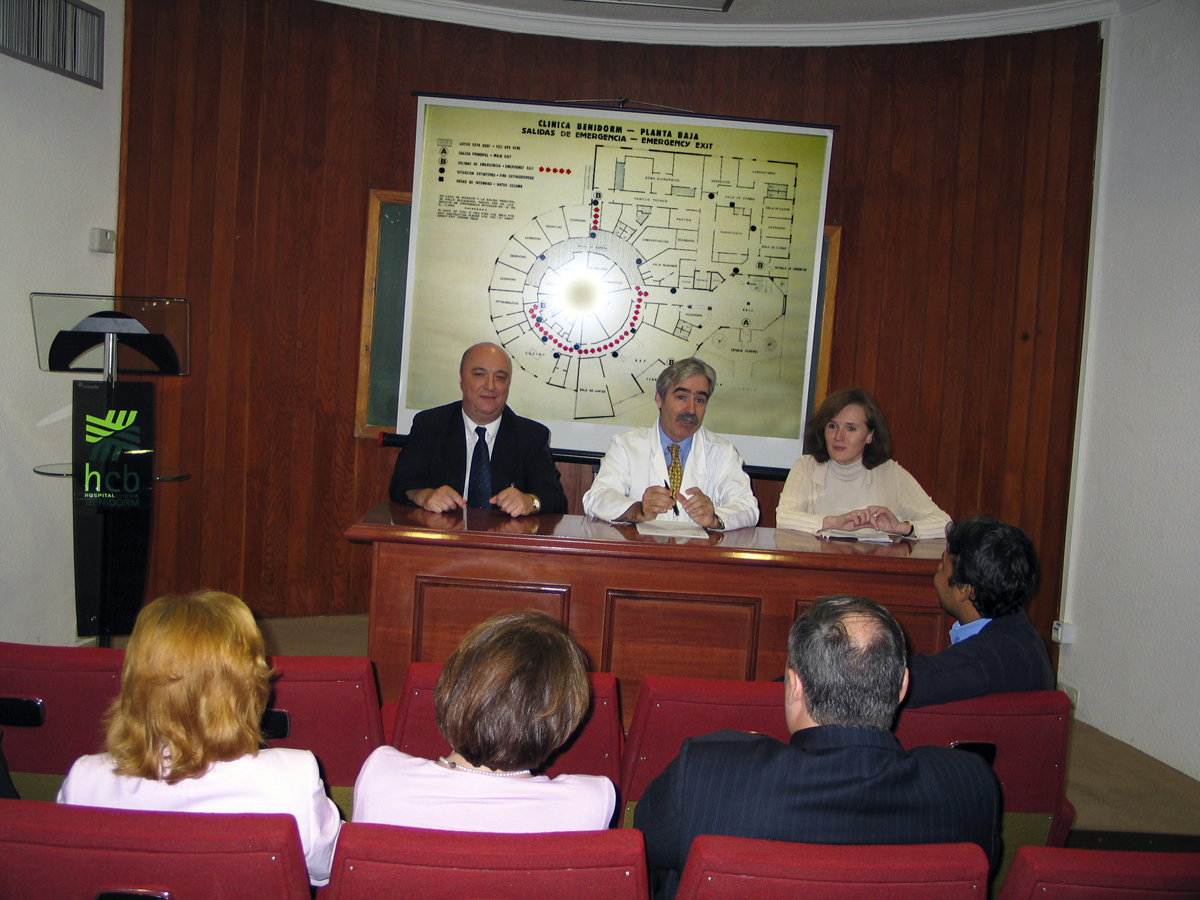 Открытие Второй конференции Посещение госпиталя «Клиника Бенидорм» 2004 г. «Высокие медицинские технологии  ХХI века» 2003 г.